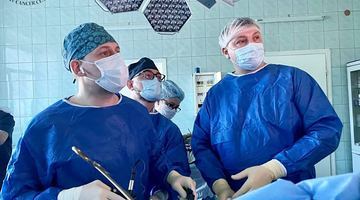 Симультанні операції хірурги роблять, лише коли це можливо, а головне – безпечно для людини. Фото ЛОРЛДЦ