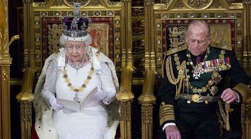 Королева Єлизавета і принц Філіп святкують 70-ту річницю сімейного життя