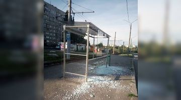 Окупанти обстріляли зупинку та житловий район Харкова