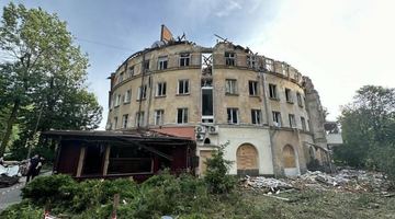 Наслідки ракетної атаки у Львові. Фото з мережі
