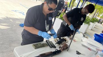 У Маямі поліція пропонує американцям за гроші здати зброю і передати її ЗСУ