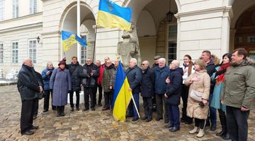 Львів: 32 роки тому над Ратушею замайорів український прапор