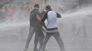 Сутички у Брюсселі: поліція застосувала водомети проти демонстрантів, є поранені