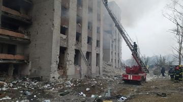 Через авіаудар в Чернігові у багатоповерхівку загинула 1 людина (оновлено)