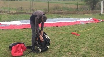 На Закарпатті прикордонники упіймали парашутиста з Угорщини