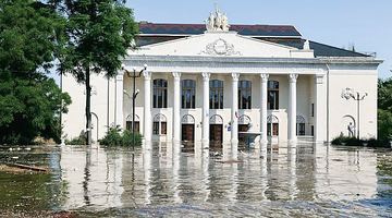 6 червня 2023 року. Затоплений центр окупованої Нової Каховки. (Фото Bild).