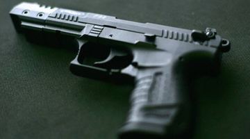 Більш ніж 58% опитаних українців хочуть мати зброю для особистого захисту