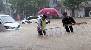 У Китаї внаслідок сильних злив загинули 78 людей, 90 зникли безвісти