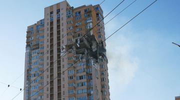 Багатоповерхівку на Лобановського у Києві частково розберуть і відбудують заново