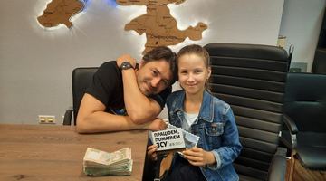 10-річна дівчинка передала 21 тис. грн для ЗСУ в фонд Притули: волонтер розплакався