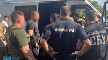 Переправлення військовозобов’язаних за кордон у прихованому відсіку мікроавтобуса - підозрюють жителя Одеси