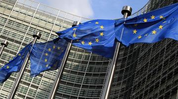 Єврокомісія хоче позбавити Україну статусу кандидата в члени ЄС, якщо у країні не буде реформ