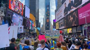 У Нью-Йорку відбулася антивоєнна акція «Війна не закінчилася»