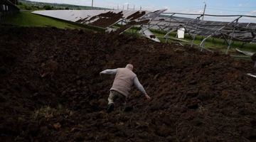 Росіяни обстріляли сонячну електростанцію на Харківщині