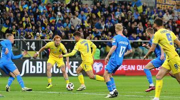 У грі з ісландцями одним із кращих у складі збірної України був Георгій Судаков (номер 7), який віддав дві гольові передачі. Фото ua-football.com.