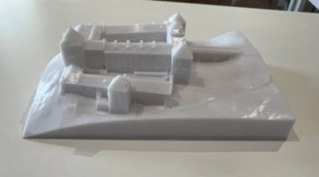 Це макет майбутньої тактильної скульптури Свірзького замку. Фото Тараса Лозинського
