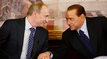 Італійський екс-прем'єр Сильвіо Берлусконі пишається тим, що путін вважає його одним із п'яти своїх найближчих друзів... Фото politico.eu