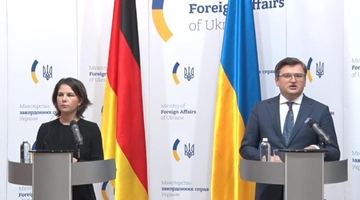 Кулеба та Бербок обговорили проєкт рішення щодо постачання зброї в Україну