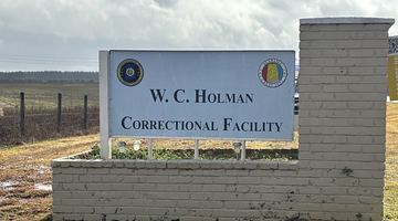 Відомий жахливими умовами виправний заклад Holman в Етморі - єдиний у штаті Алабама, де виконують смертні вироки. Фото AP.