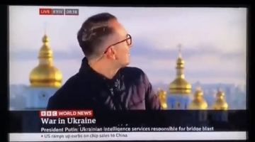 Журналіст ВВС в прямому ефірі, коли російська крилата ракети вибухнула у центрі Києва