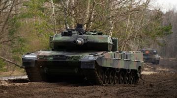 Бойові танки Leopard 2. Фото із мережі