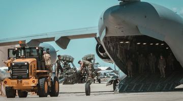 Американські морпіхи готують гаубиці М777 до відправки в Україну