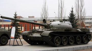 росія використовує на передовій радянські танки, - британська розвідка