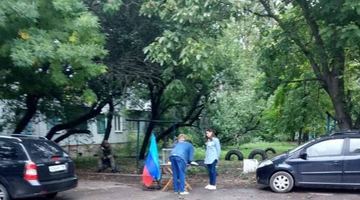 "Виборча дільниця" на вулиці окупованої Луганщини. Фото: Сергій Гайдай