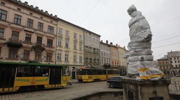 Понад 30 українських громад отримали захисні матеріали для пам'яток від Львова
