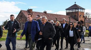 У вересні 2022 року Арнольд Шварценеґґер відвідав нацистський концентраційний табір "Аушвіц", розташований поблизу польського Освенціма. Фото NurPhoto.
