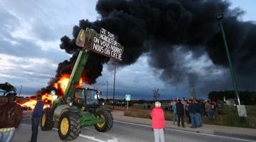 В Бельгії триває протест фермерів: палять шини і блокують дороги