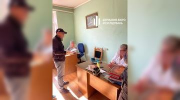 ДБР затримало на Львівщині посадовців, які вимагали у військового гроші за оформлення інвалідності батьку