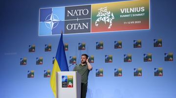 Володимир Зеленський на саміті НАТО. Фото із мережі