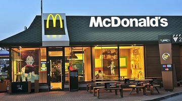 McDonald’s тимчасово закриває ресторани у Росії