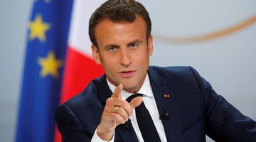 Вибори у Франції: Макрон перемагає
