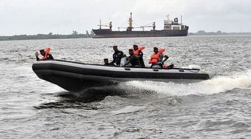 Біля Нігерії пірати викрали українського моряка