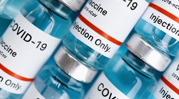 Української вакцини проти COVID-19 не буде, розробники пояснили, чому