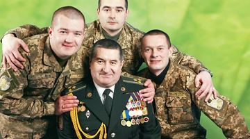 Полковник Ярослав Бабій і три його сини-офіцери. Фото з архіву Ярослава Бабія