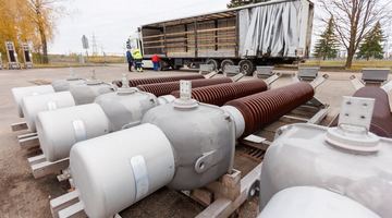 Литва надала Україні обладнання для ремонту електропідстанцій та газопроводів. Фото із мережі