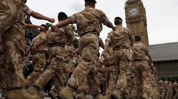 Британія хоче евакуювати своїх військових з України