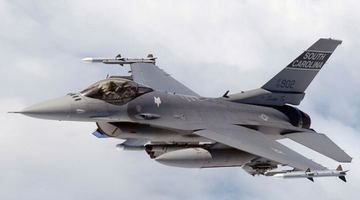 F-16. Фото умовне