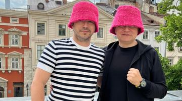 Сергій Притула продає на аукціоні рожеву панаму переможців «Євробачення»