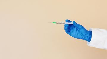 Першу вакцинацію потерпілому проводять у день звернення, а далі – на третій, сьомий, 14-ий і 28-ий день. Фото Pexels