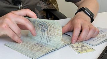 З початку дії воєнного стану прикордонники виявили на кордонах з ЄС 2200 підроблених документів