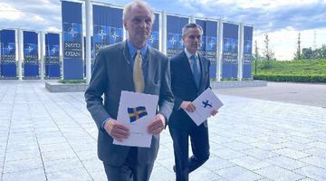 Швеція та Фінляндія подали заявки на вступ у НАТО