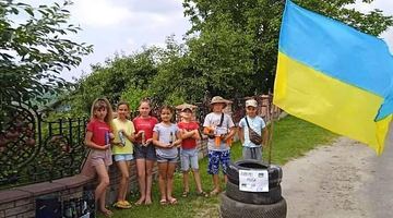 Ці маленькі жителі Літятина роблять для української армії велику справу.