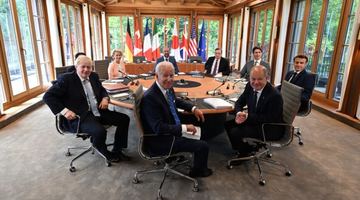 На саміті G7 політики посміялися з путіна, пригадавши його фото з оголеним торсом