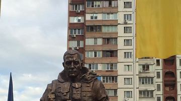 У Києві відкрили пам'ятник солдату-добровольцю