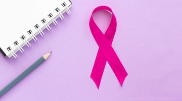 Щорічно у світі реєструють майже 2 мільйони випадків захворювання на рак грудей. Фото із мережі