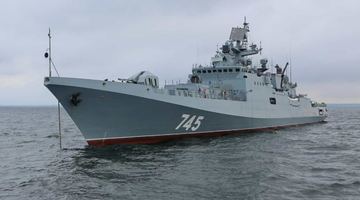 росія відправила у Чорне море корабель «Адмірал Макаров» для підсилення